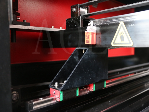 Small size metal and unmetal laser cutting machine
